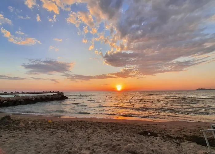 فيلة Beachfront Blue Wave In Private Qerret, Albania