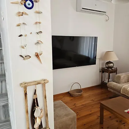 Beachfront Blue Wave In Private Qerret, Albania Willa