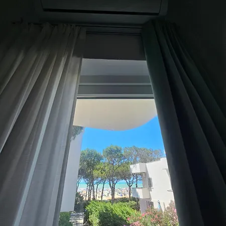 Beachfront Blue Wave In Private Qerret, Albania Vila *
