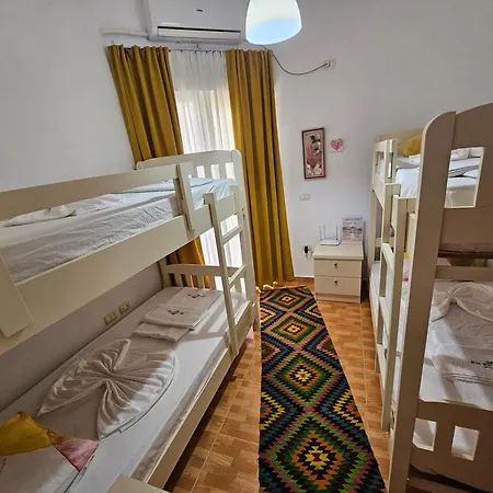 Beachfront Blue Wave In Private Qerret, Albania 골렘