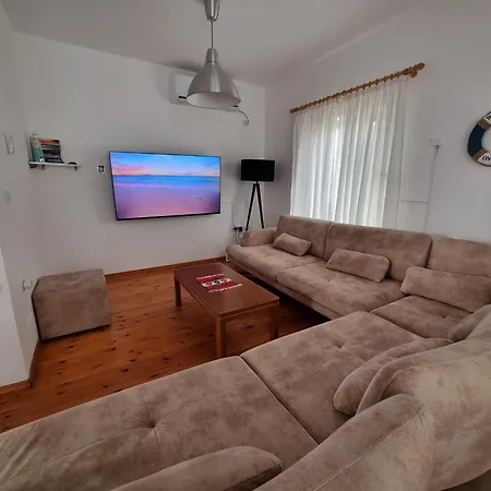 Beachfront Blue Wave In Private Qerret, Albania * 골렘