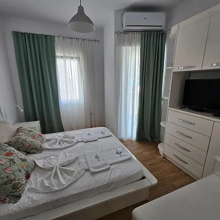 Beachfront Blue Wave Spa Villa With A Private Pool In Qerret, Albania Golem (Tirana)