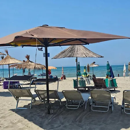 Beachfront Blue Wave With A Private Pool In Qerret, Albania Willa *